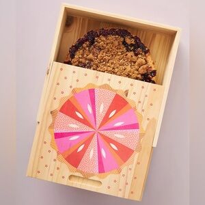 Anthropologie Pie Bake-And-Take Box (Rare Find)